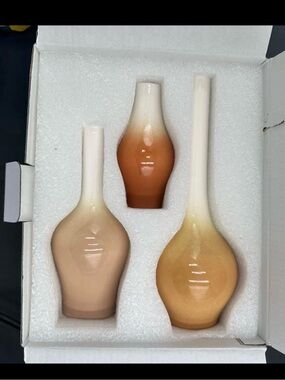 Neutral Ombre Ceramic Bud Vases Set in Cream and Warm Tan